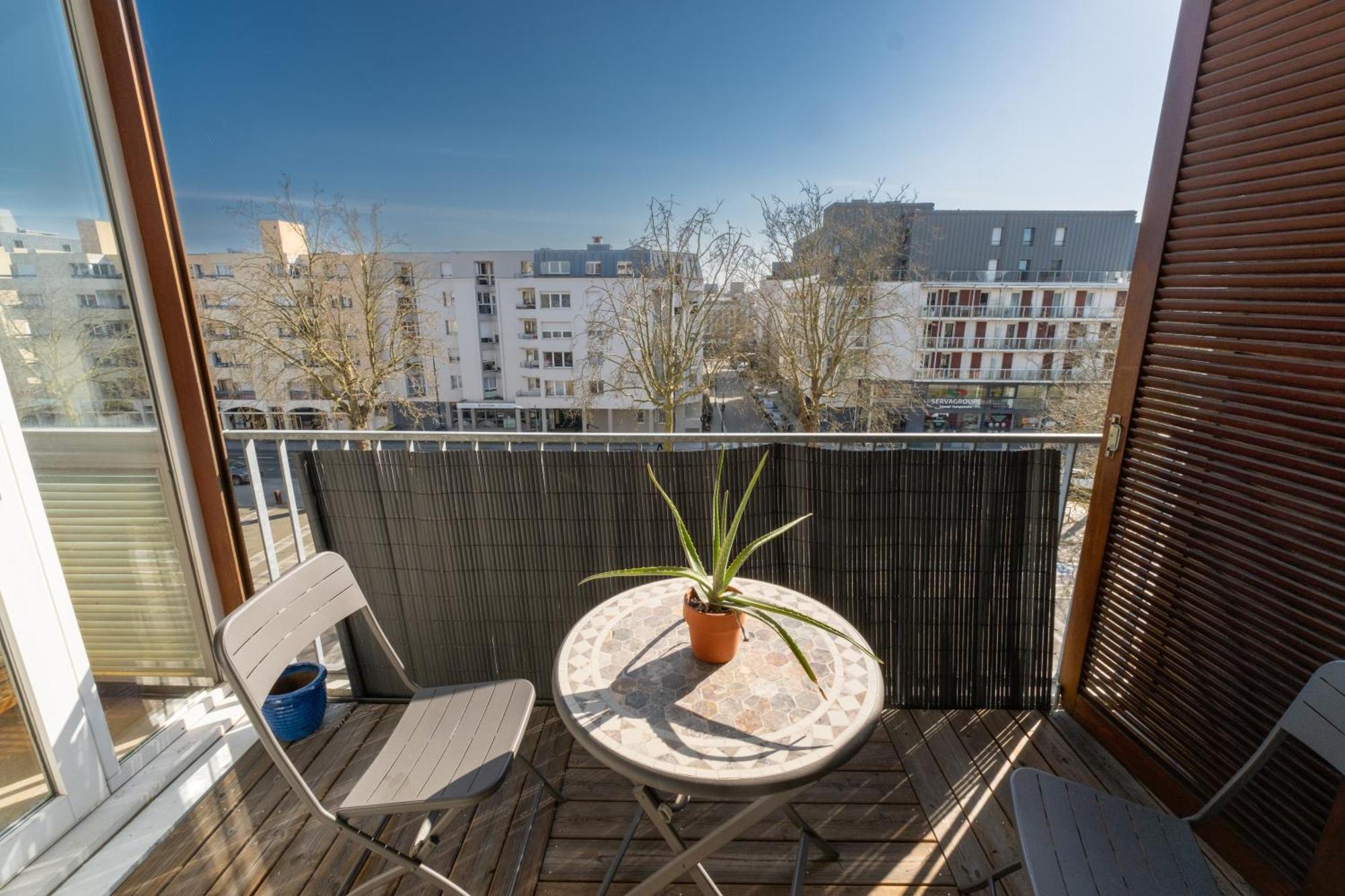 Apartment Emplacement Ideal, Garage Prive, Lumineux *